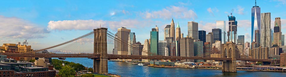 Бруклинский мост и городской панорамный пейзаж