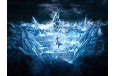 Эльза посреди ледяных глыб и водяной лошади Эльза посреди ледяных глыб и водяной лошади