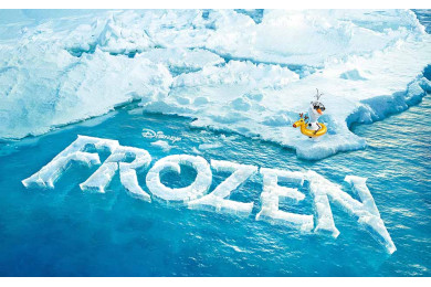 Олаф Олаф из Холодного сердца стоит на льду Олаф Олаф из Холодного сердца стоит на льду