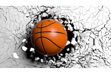 Баскетбольный мяч прорывается сквозь белую стену