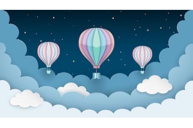 Бумажные воздушные шары летящие над облаками 