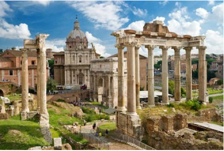 Панорама знаменитого римского форума или Foro Romano