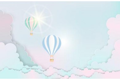 Воздушные шары в небе на пастельном фоне