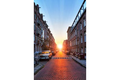 Рано утром восход на улице в Амстердаме, Нидерланды Рано утром восход на улице в Амстердаме, Нидерланды