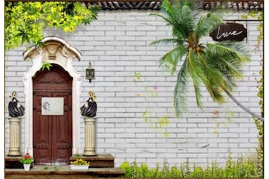 Вход в дом с кирпичной стеной и пальмой на фоне
