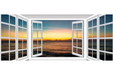 Вид из окна с открытыми шторами на красивый закат