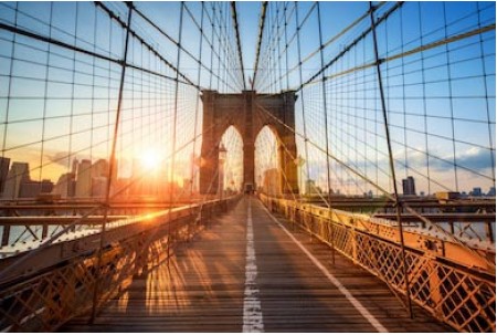  Бруклинский мост залитый солнцем в Нью-Йорке