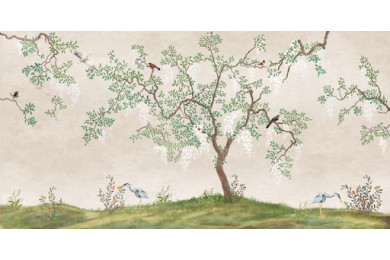 Цветущее дерево в японском саду с птицами