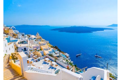 Вид на море и вулкан из Фиры, остров Санторини