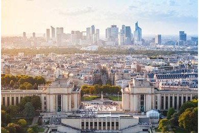 Вид на Париж в направлении с Эйфелевой башни