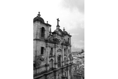 Церковь Святого Лаврентия и вид на город Порту Церковь Святого Лаврентия и вид на город Порту