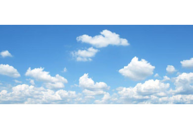 Огромное голубое небо и облака Огромное голубое небо и облака