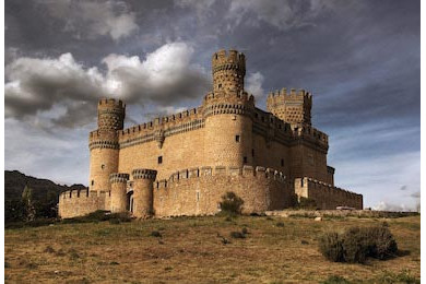 Замок Мансанарес-эль-Реаль, построенный в 15-м. веке