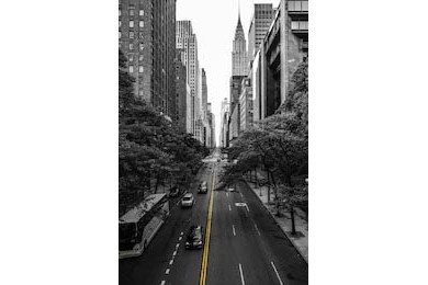 Бесконечные улицы Манхэттена в Нью-Йорке