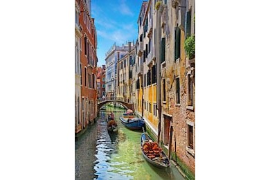 Большой канал Венеции с гондолами в летний день