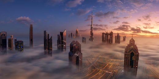 Дубай Даунтаун в красивом тумане