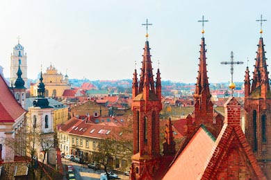 Шпили церкви Св. Анны в Старом городе Вильнюса