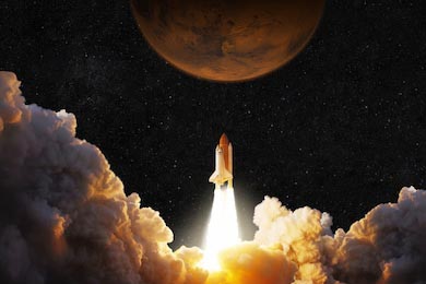 Космический ракета взлетает в космос и летит на Марс