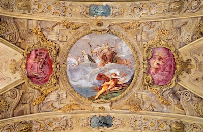 Фреска в стиле барокко со святой Варварой