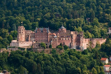 Руины величественного старинного замка Гейдельберг