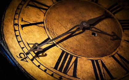 Старые антикварные классические часы