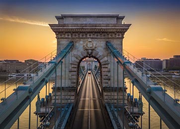 Популярный Цепной мост Сечени в Будапеште