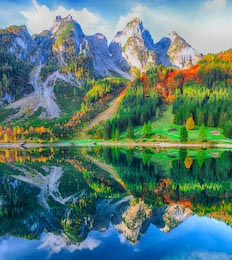 Красочный осенний пейзаж с вершиной горы Дахштайн