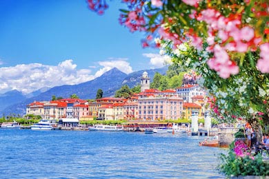 Озеро Комо в Италии. Вид на прибрежный город