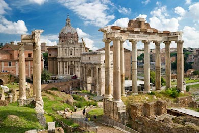 Панорама знаменитого римского форума или Foro Romano