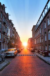 Рано утром восход на улице в Амстердаме, Нидерланды