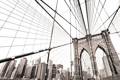 Черно-белый Бруклинский мост в Нью-Йорке