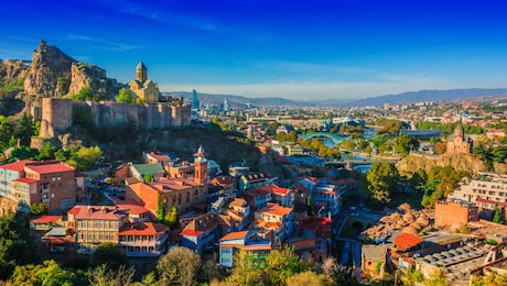Панорамный вид на Тбилиси, столицу Грузии