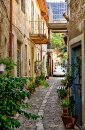 Тихая улица в старой деревне Пано Лефкара, Кипр