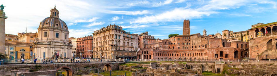 Панорамный вид на Императорские форумы в Риме