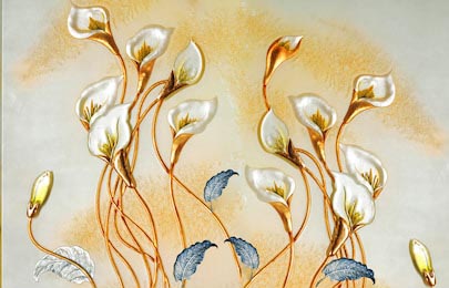 Белые цветы на золотых ножках с золотой окантовкой 