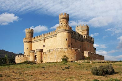 Старый замок в Спане - Мансанарес на фоне неба