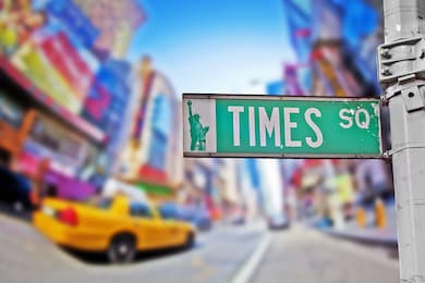 Знак Таймс-сквер в Нью-Йорке