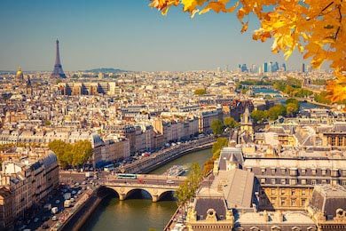 Вид с воздуха на панораму города Париж
