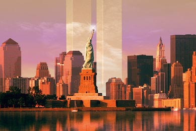 Горизонта Нью-Йорка на фоне ВТЦ и Статуи Свободы