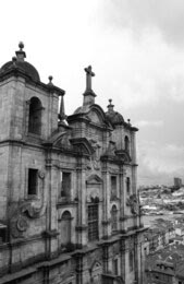 Церковь Святого Лаврентия и вид на город Порту