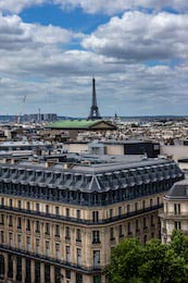 Панорама Парижа. Вид из магазина Printemps. Франция