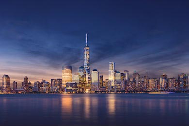 Красивый городской пейзаж Манхэттен после заката 