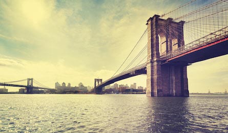 Винтажное изображение Бруклинского моста с фильтром