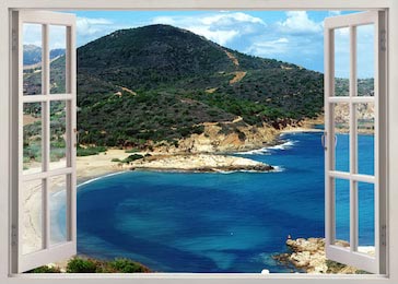 Открытое окно с видом на знаменитый пляж Сардинии