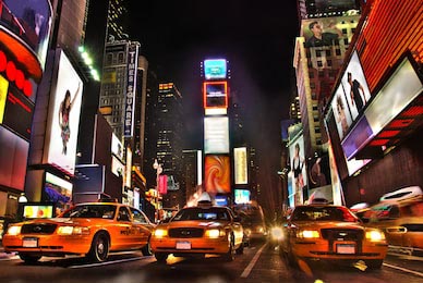 Нью-Йорк Таймс-сквер и желтые такси ночью