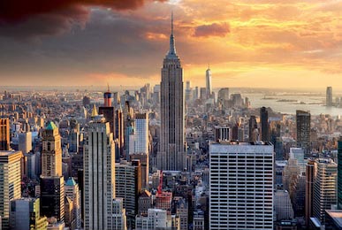 Небоскребы Нью-Йорка на закате солнца, США.