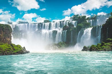 Удивительные водопады Игуасу в Бразилии