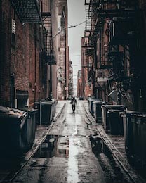 Темный переулок в Бостоне, Массачусетс