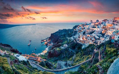 Живописный закат на знаменитом греческом курорте