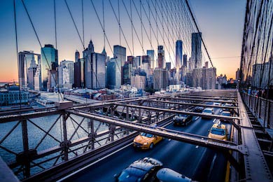 Автомобили, превышающие скорость на мосту Бруклина